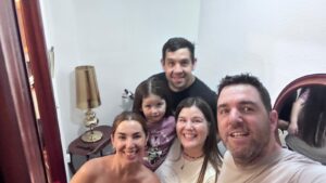 Aldana y Nahuel junto al equipo de Proyecto Valencia