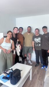 Alejandro, Sofía, Leonel y Abril junto al equipo de Proyecto Valencia