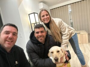 Belén, Nicolás y Pascual junto al equipo de Proyecto Valencia
