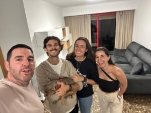 Camila y Valentín junto al equipo de Proyecto Valencia